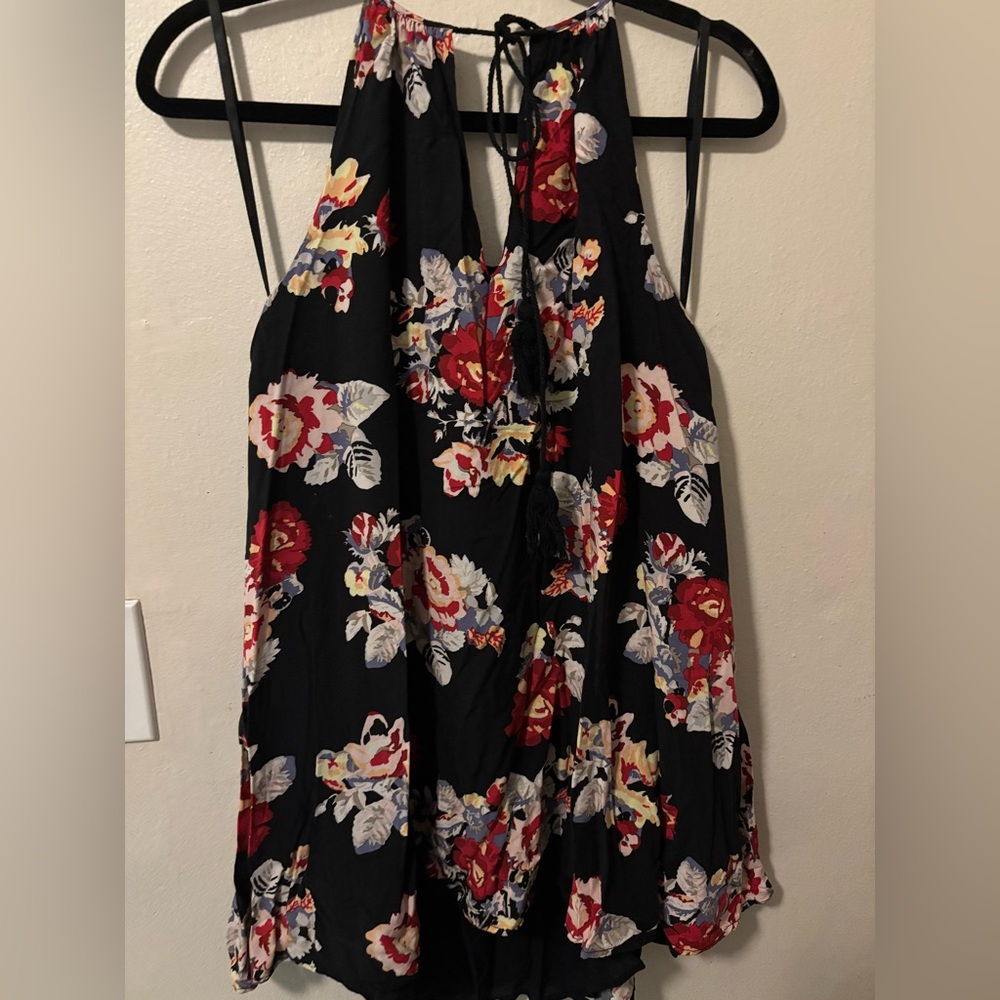 Beautiful floral mini dress great for the spring or summer